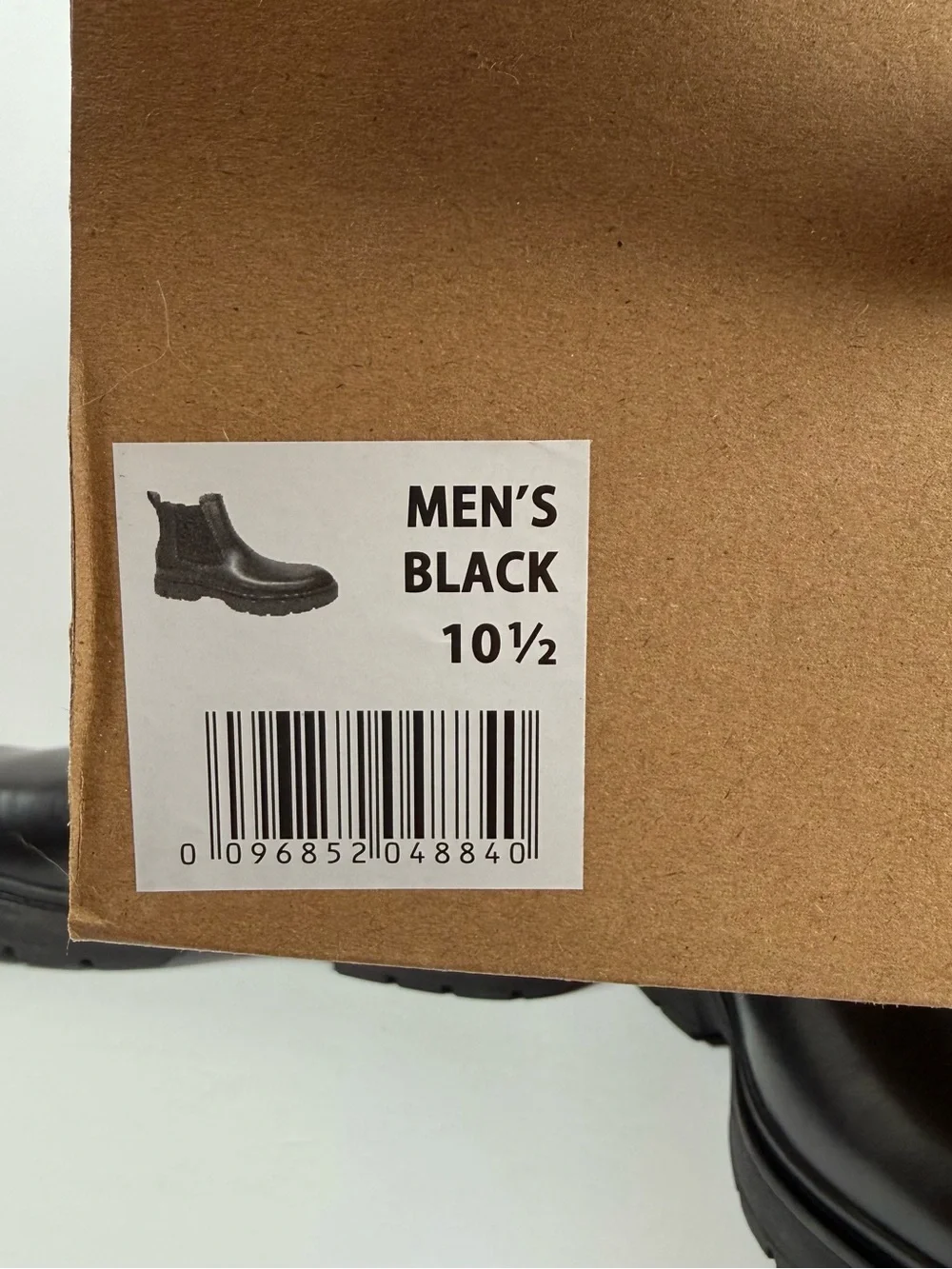 NWT No Boundaries Men's Black Faux Leather Lug Sole Chelsea Boots 10.5
